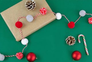 Component_Editorial Element_TogetherAtChristmas_Pom poms image