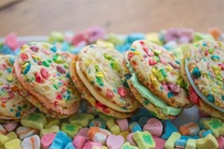 rbb_recipes_rainbow-cookie-sandwich image