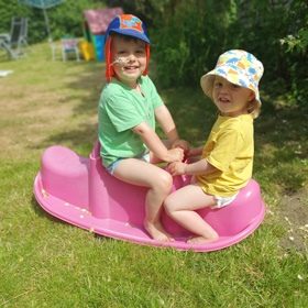 Woking family backs Rainbow Trust survey revealing bleak impact of cost-of-living crisis while caring for a seriously ill child thumbnail