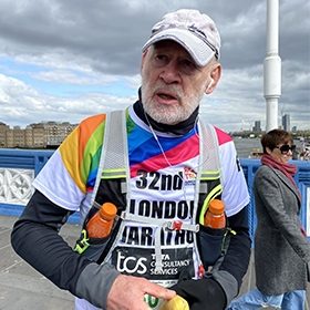 Final London Marathon finisher Fred wins hearts and raises money for Rainbow Trust thumbnail