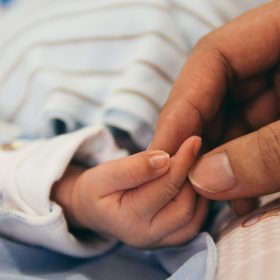 Parents need better psychological support when a baby dies