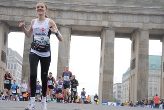 Florrie completes the World Marathon Majors to raise an awesome £2608 image