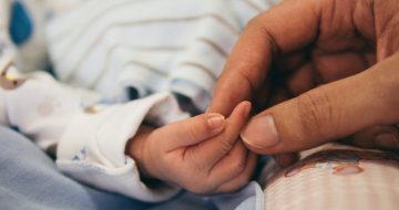 Parents need better psychological support when a baby dies image